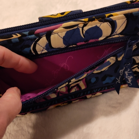 Like-New VERA BRADLEY Wallet - Picture 7 of 10